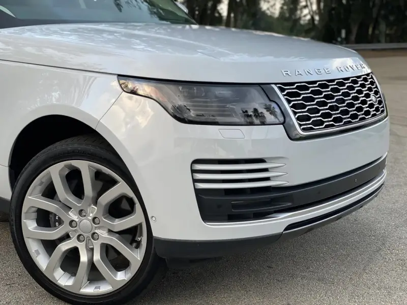 2020 Land Rover Range Rover P525 HSE photo 13