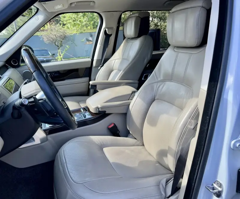 2020 Land Rover Range Rover P525 HSE photo 26