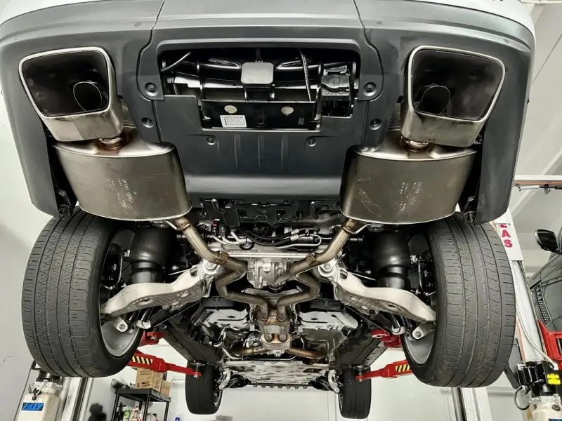 2020 Land Rover Range Rover P525 HSE photo 4