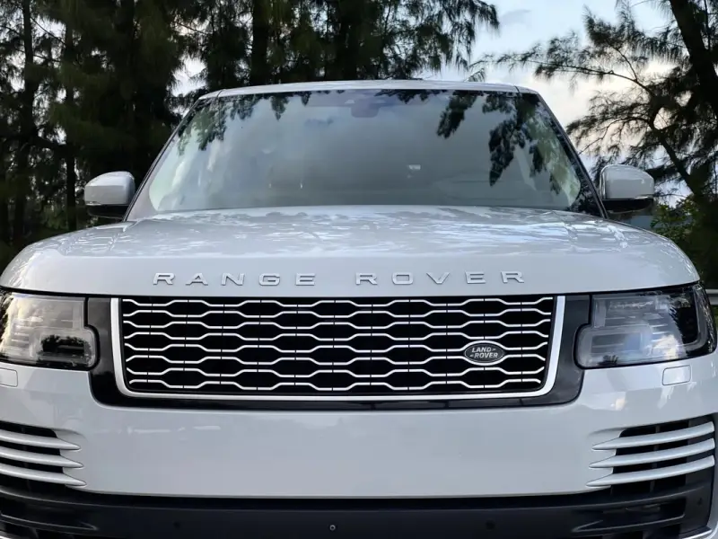 2020 Land Rover Range Rover P525 HSE photo 12