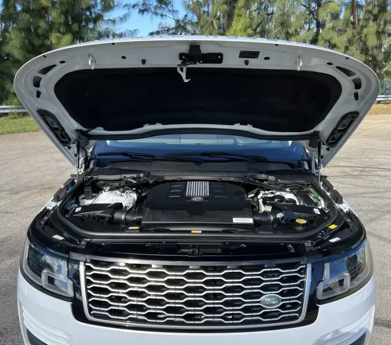 2020 Land Rover Range Rover P525 HSE photo 33