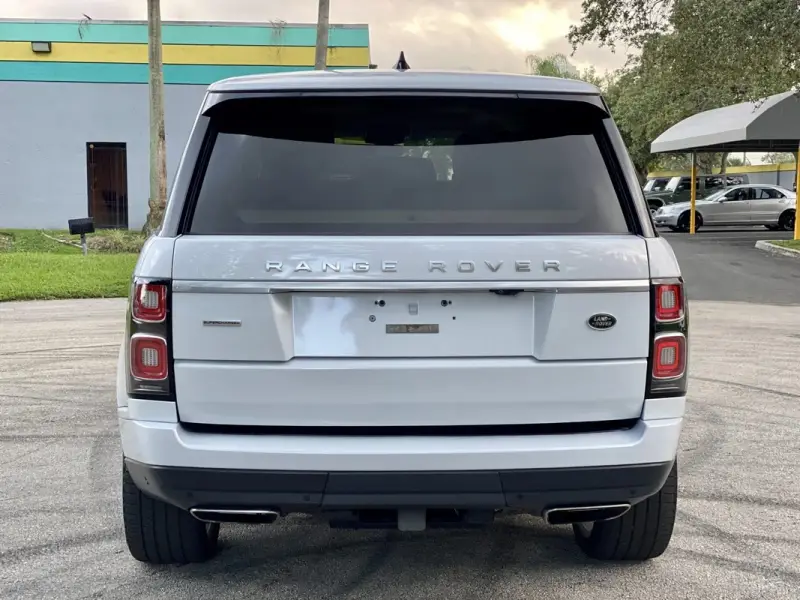 2020 Land Rover Range Rover P525 HSE photo 9