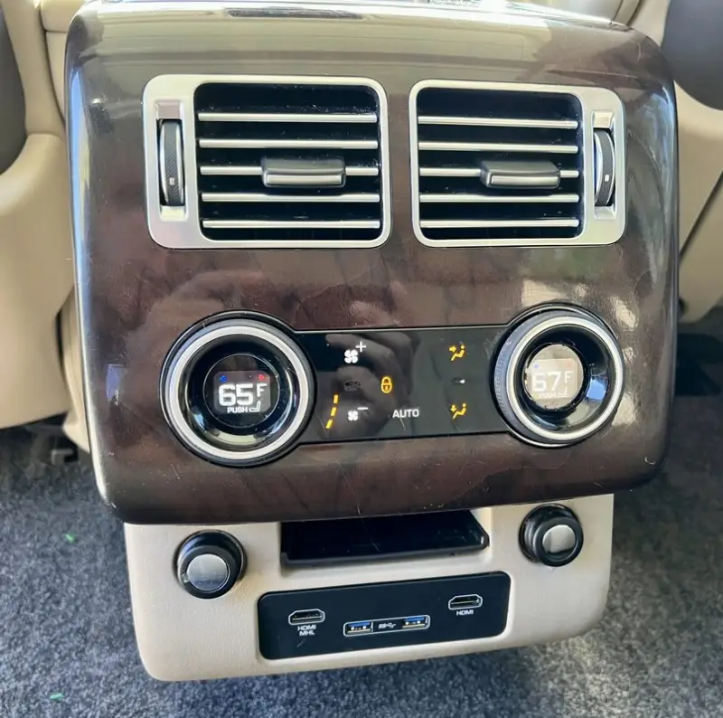 2020 Land Rover Range Rover P525 HSE photo 30
