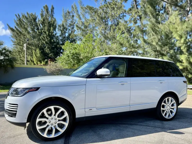 2020 Land Rover Range Rover P525 HSE photo 23