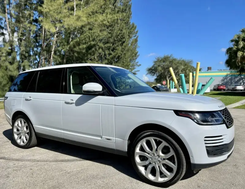 2020 Land Rover Range Rover P525 HSE photo 24