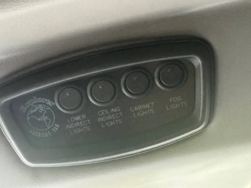 2023 GMC Savana 2500 photo 10
