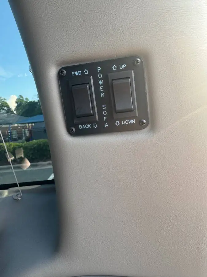 2023 GMC Savana 2500 photo 23