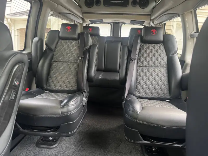 2023 GMC Savana 2500 photo 12