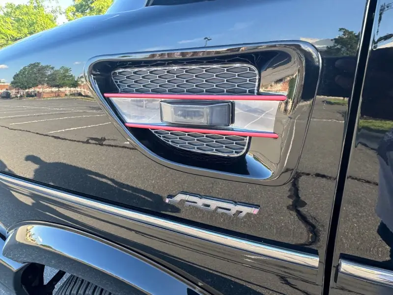 2023 GMC Savana 2500 photo 19