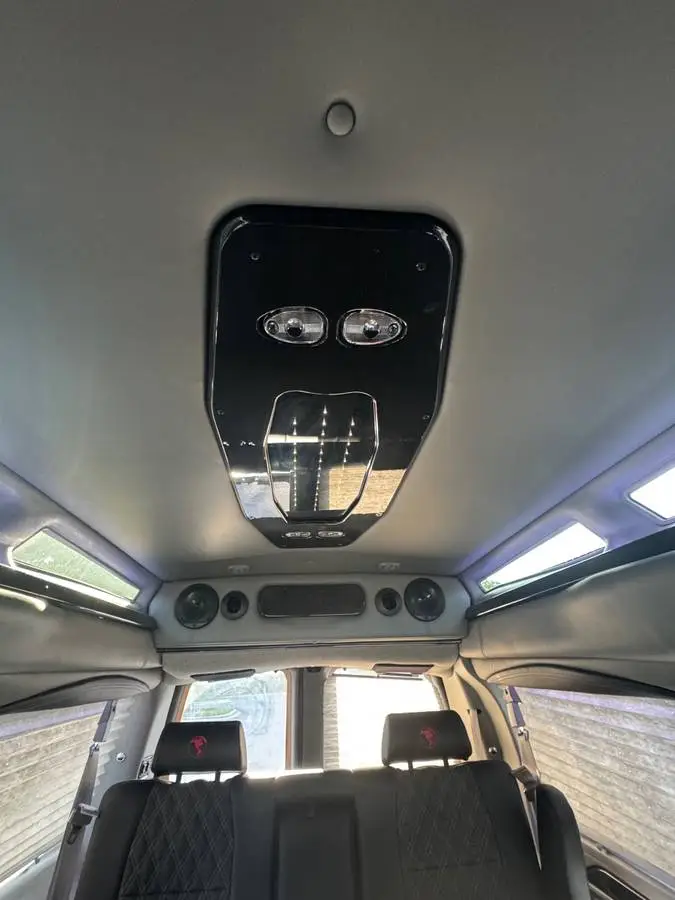 2023 GMC Savana 2500 photo 21