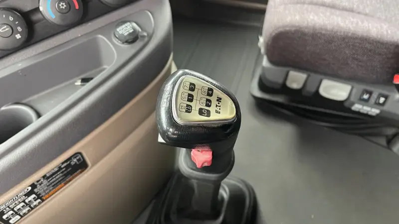 2015 Freightliner Cascadia Road Tractor photo 21