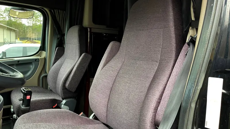 2015 Freightliner Cascadia Road Tractor photo 17