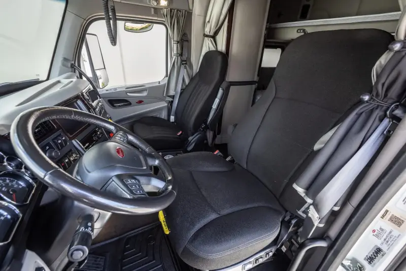 2018 Peterbilt 579 photo 23