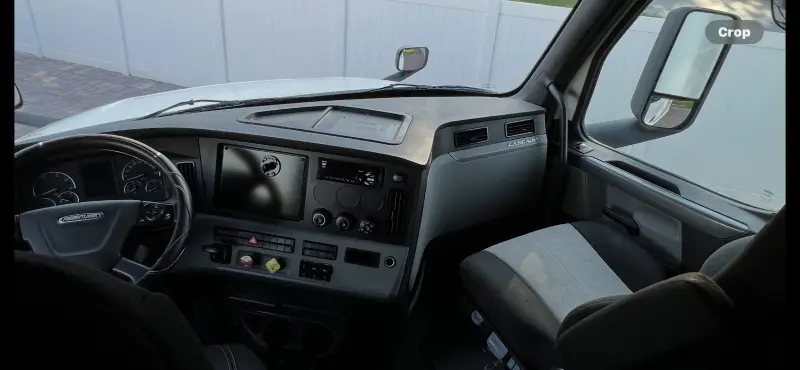 2020 Freightliner Cascadia 126 photo 22