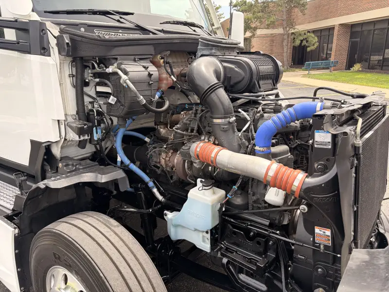 2023 Kenworth T680 Sleeper Truck photo 7