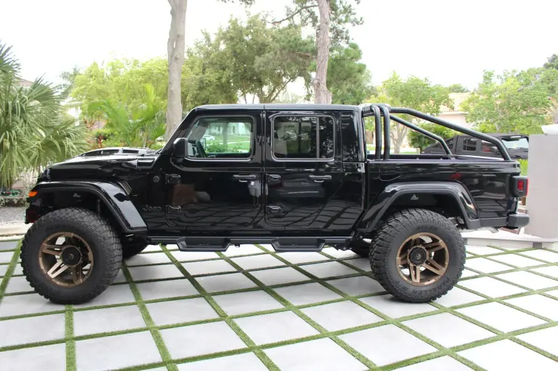 2023 Jeep Gladiator Sport 4x4 photo 7