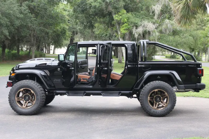2023 Jeep Gladiator Sport 4x4 photo 11