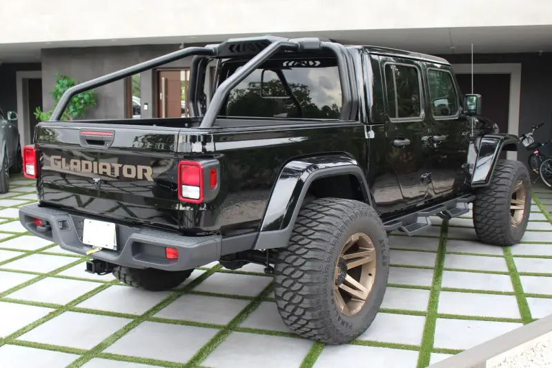 2023 Jeep Gladiator Sport 4x4 photo 12