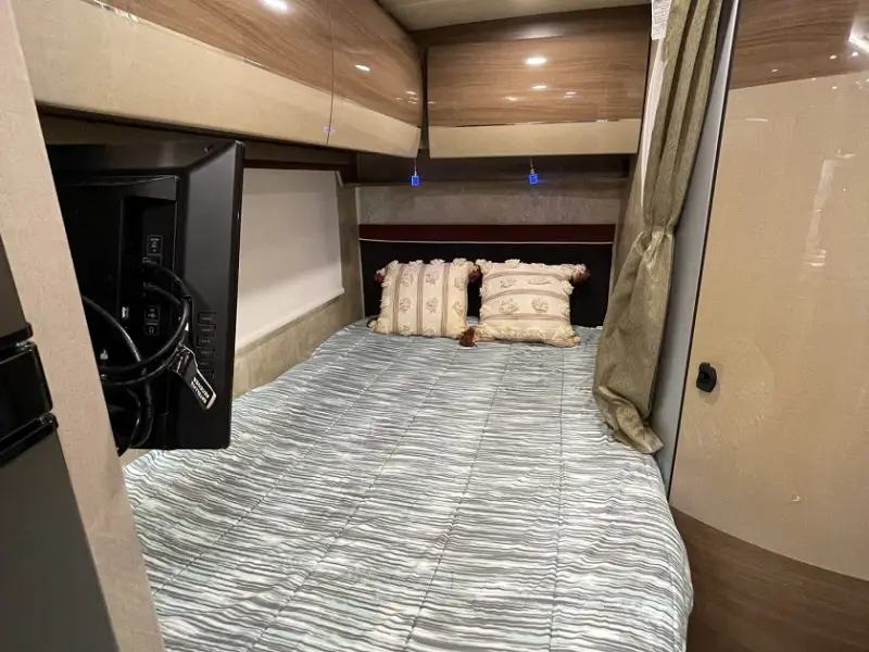2016 Itasca Navion 24J photo 25
