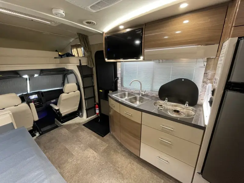 2016 Itasca Navion 24J photo 26