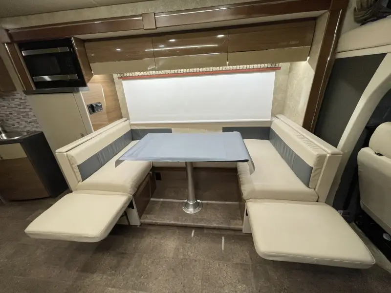 2016 Itasca Navion 24J photo 16