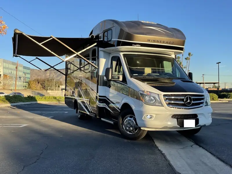 2016 Itasca Navion 24J photo 1
