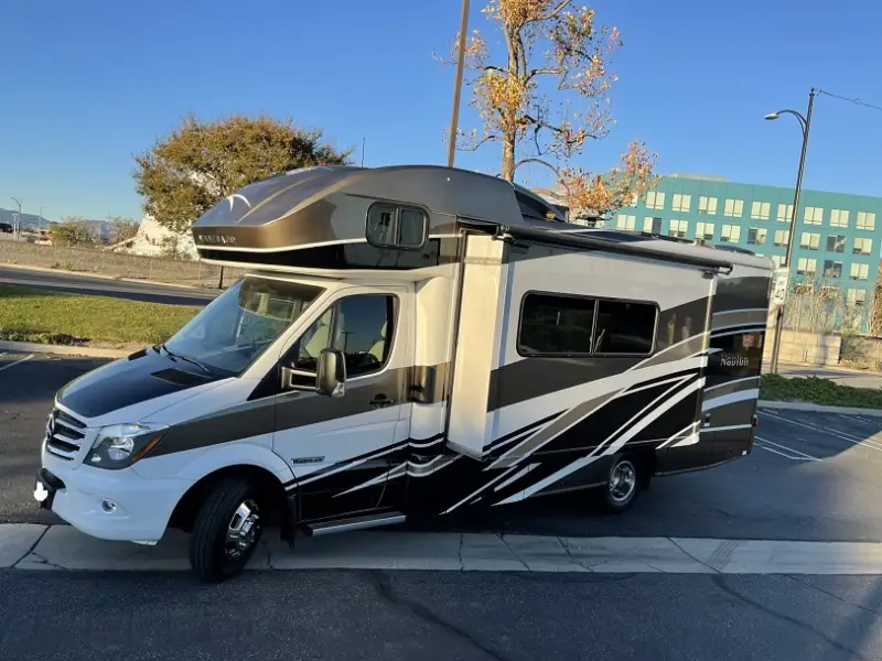 2016 Itasca Navion 24J photo 9