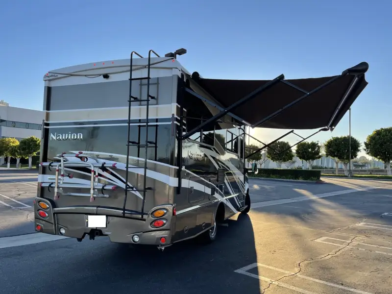 2016 Itasca Navion 24J photo 12