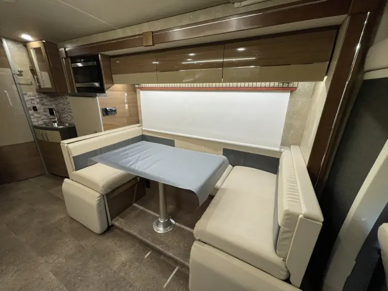 2016 Itasca Navion 24J photo 15