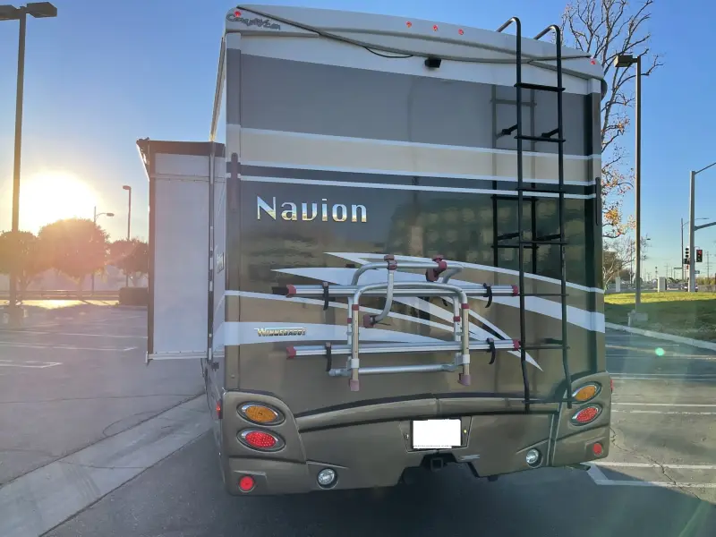 2016 Itasca Navion 24J photo 11