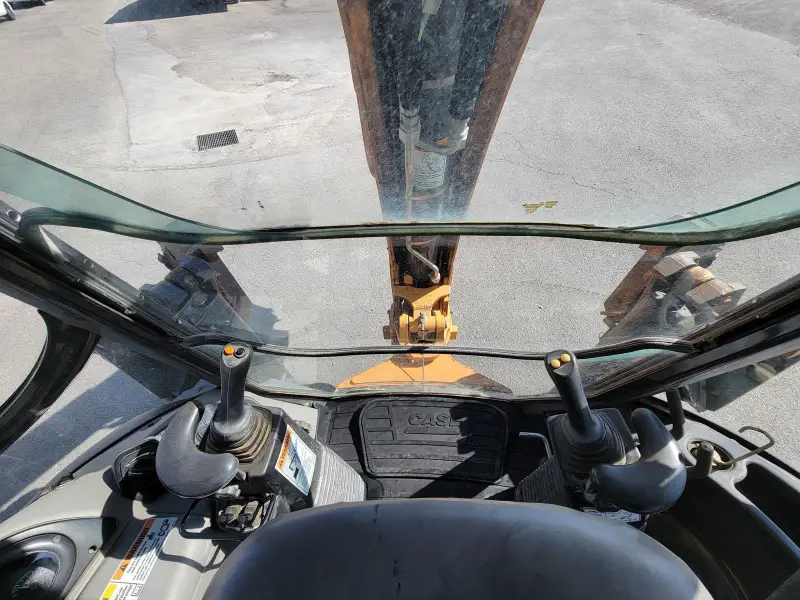 2017 Case 580 Super N Backhoe photo 5