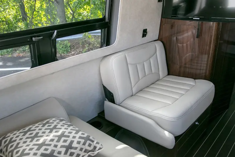 2018 Airstream Interstate EXT 4WD Grand Tour photo 13